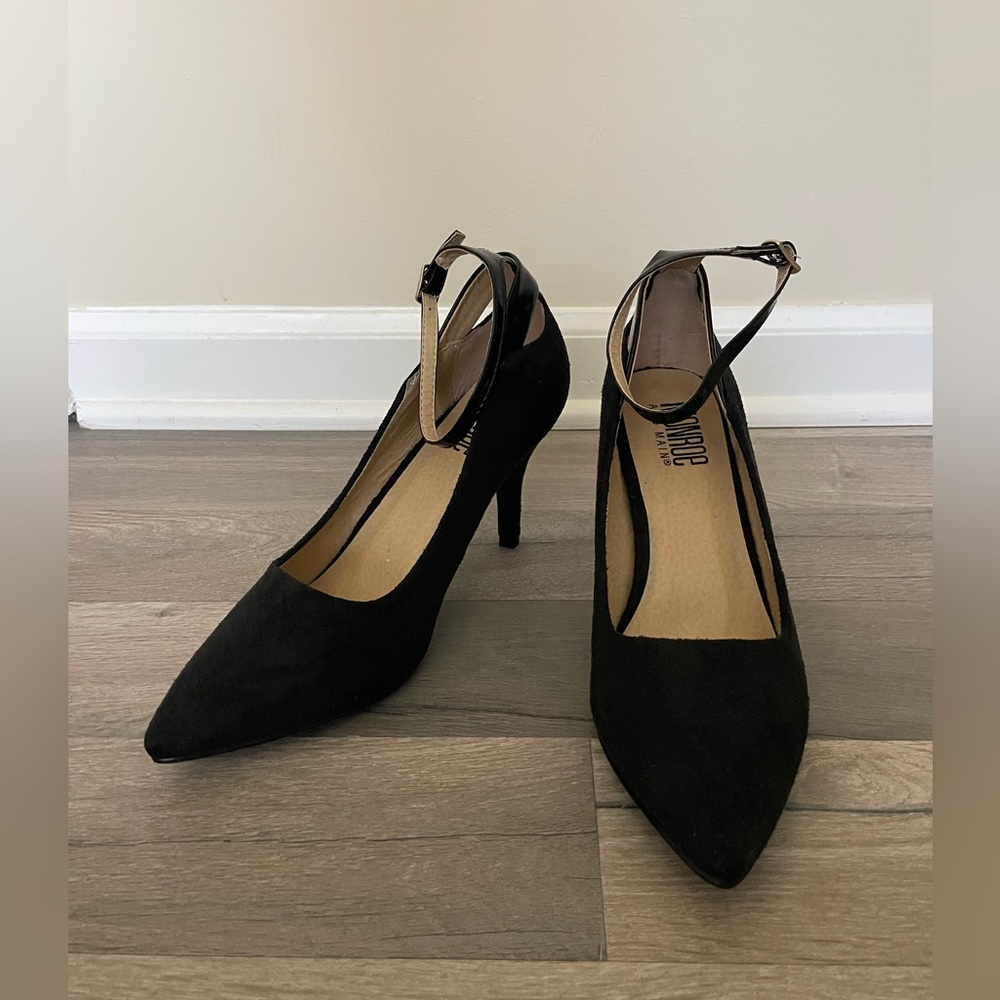 Monroe & Main Black Ankle Strap Heel - Size 10